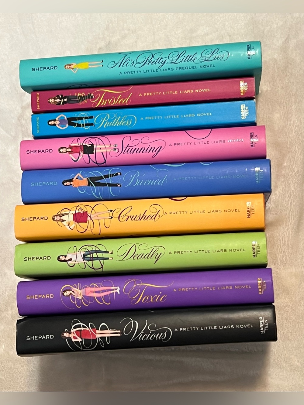 Pretty Little Liars by Sara Shepard Book Lot of 9- (8) 1st Print + (1) 3rd Print
